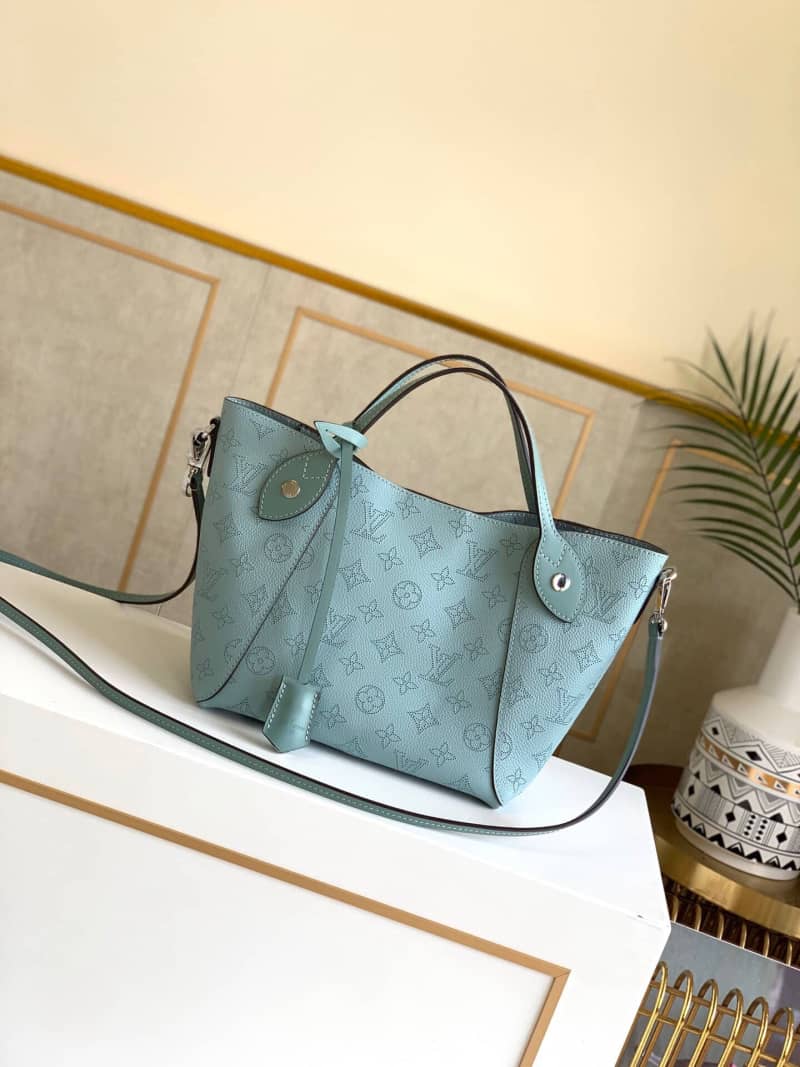 L0vis Vvtt0n Mahina Perforated Leather Hina PM Bag Replica M55905
