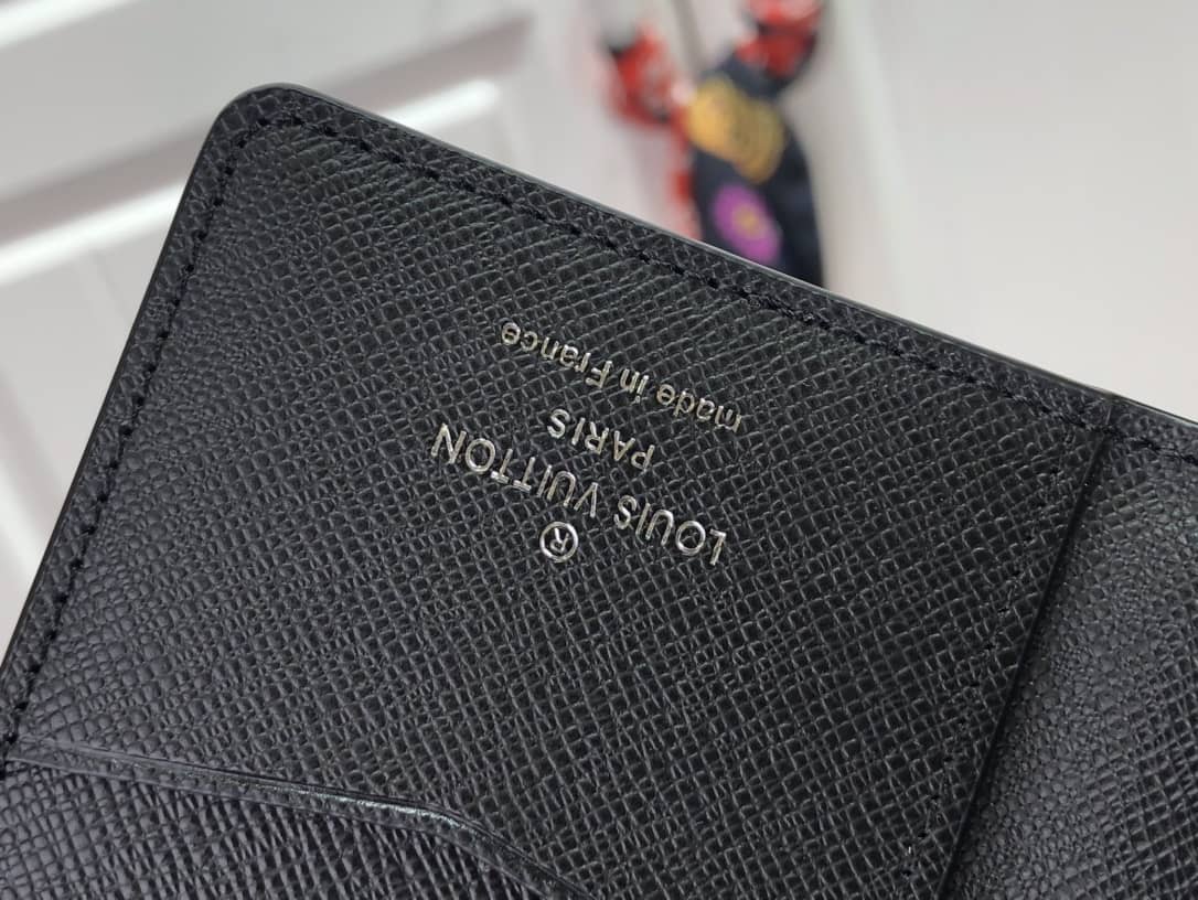 Fake L0vis Vvtt0n Fashion Wallet On Sale