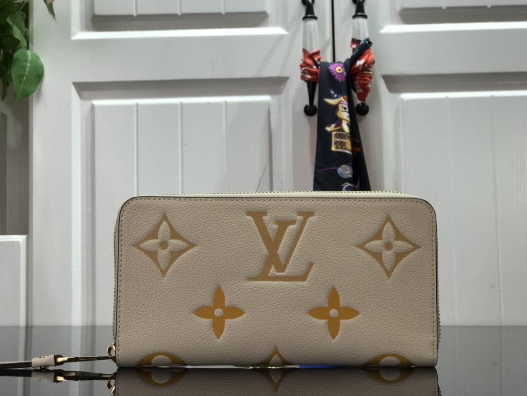 L0vis Vvtt0n Gradient Monogram Leather Zippy Wallet Replica Yellow M80402