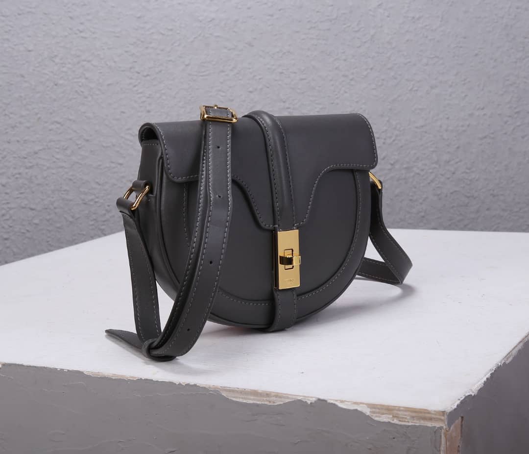 Ce1i*e Small Besace 16 Cowhide Replica Saddle Bag