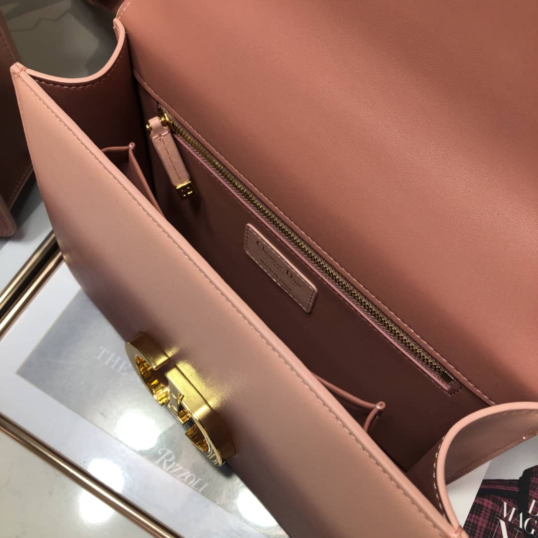 D10r Dupe Bag 30 Montaigne