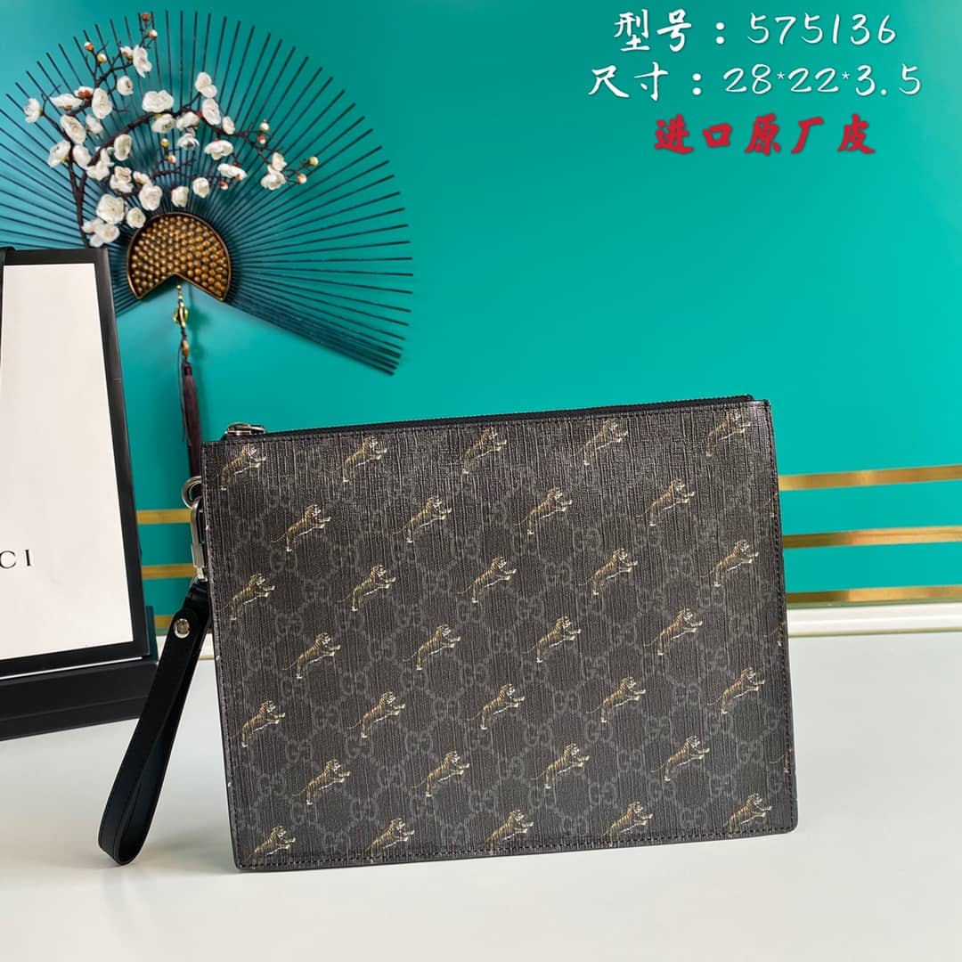 Gvc*1 GG Svp*me Tiger Print Wristlet Pouch Replica 575136