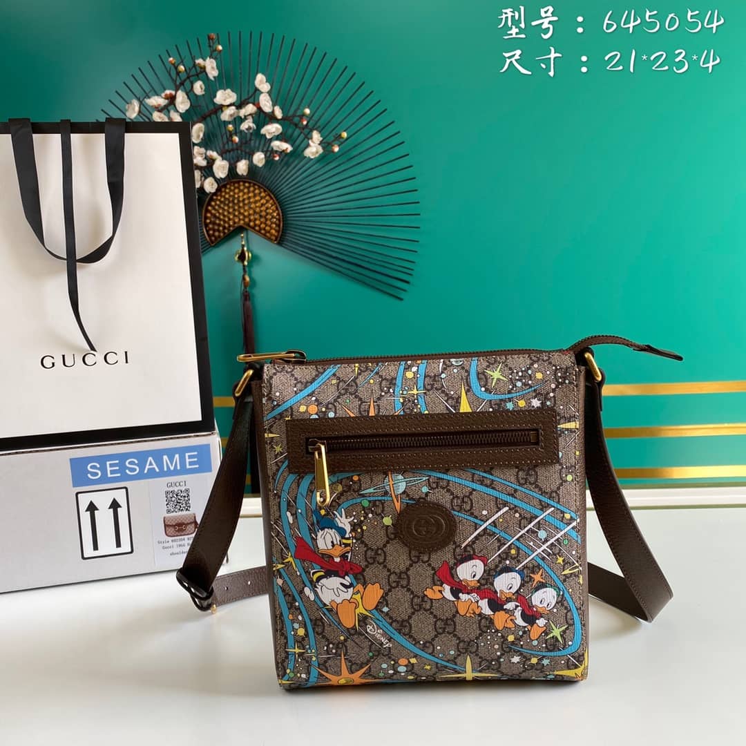 Gvc*1 x Disney Donald Duck Messenger Bag Replica 645054