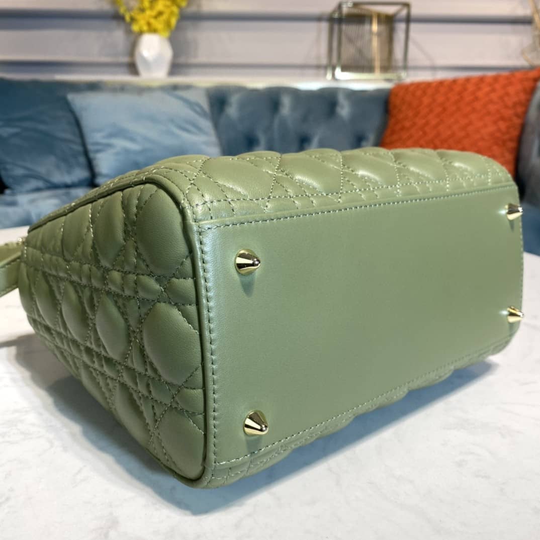 Chr1st1an D10r Lady D10r 24CM Replica Bag