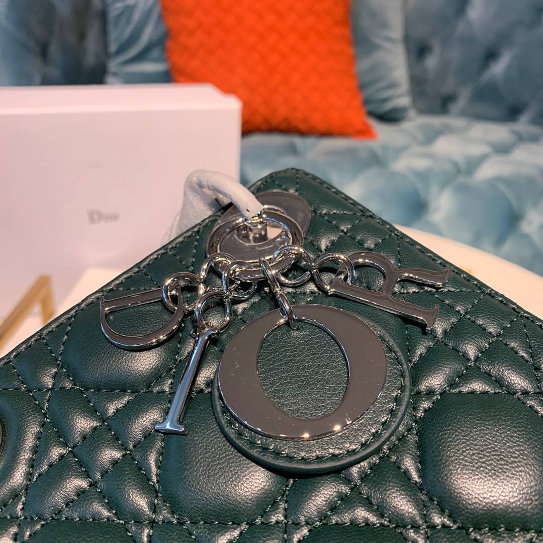 Chr1st1an D10r Lady D10r 17CM Replica Bag