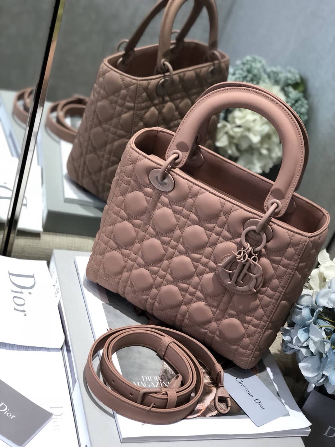 Chr1st1an D10r Lady D10r 24CM Replica Bag