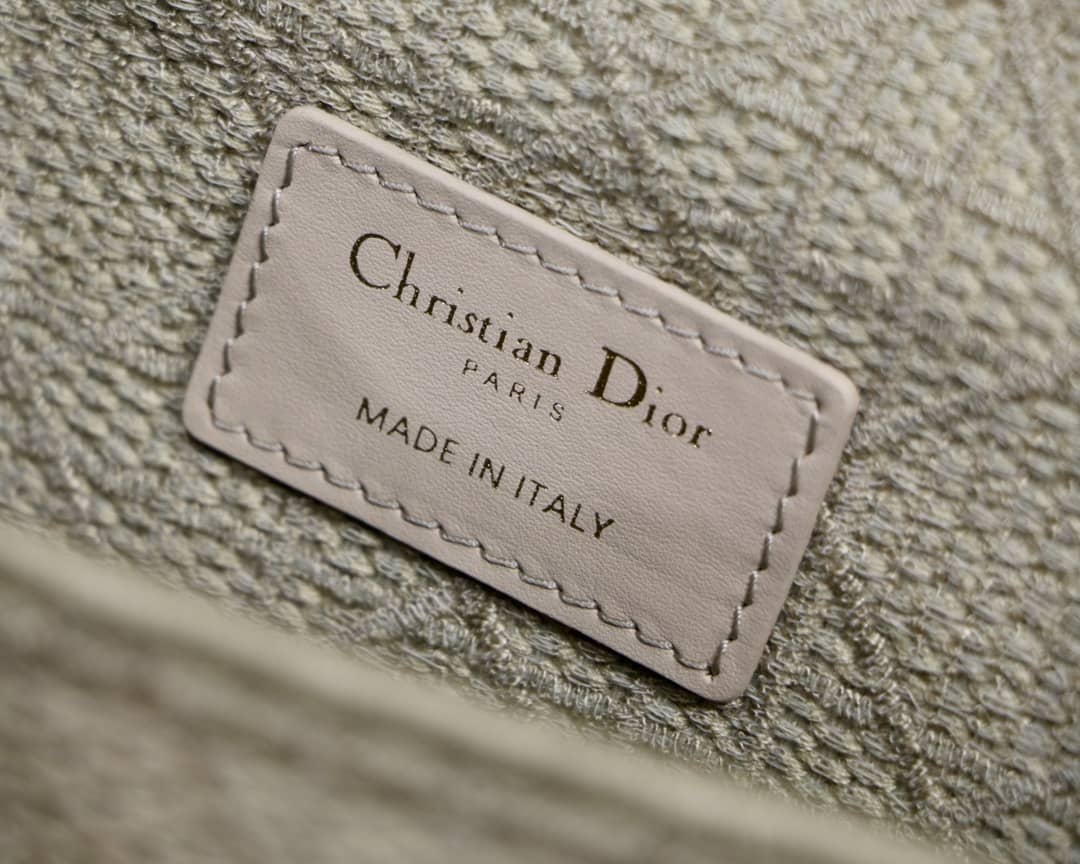 Chr1st1an D10r Caro Replica Bag