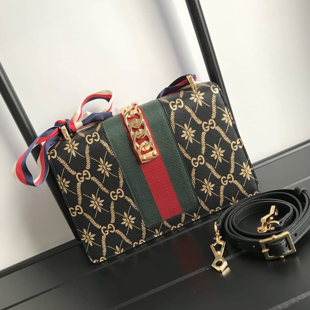 Gvc*1 Sylvie Small Leather Shoulder Bag Replica Black 524405