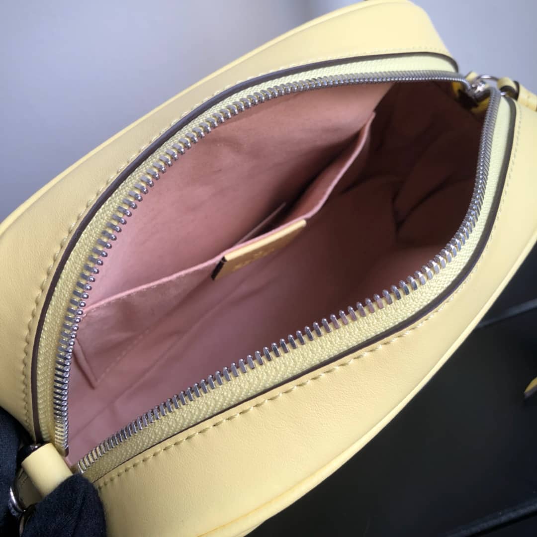 Gvc*1 Handbag Dupes GG Marmont Small Shoulder Handbag Camera Bag Replica Yellow 447632