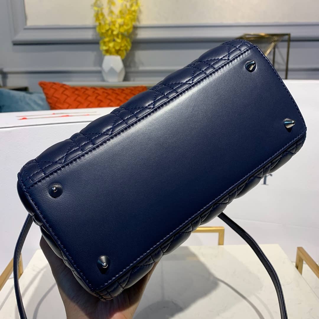 Chr1st1an D10r Lady D10r 24CM Replica Bag
