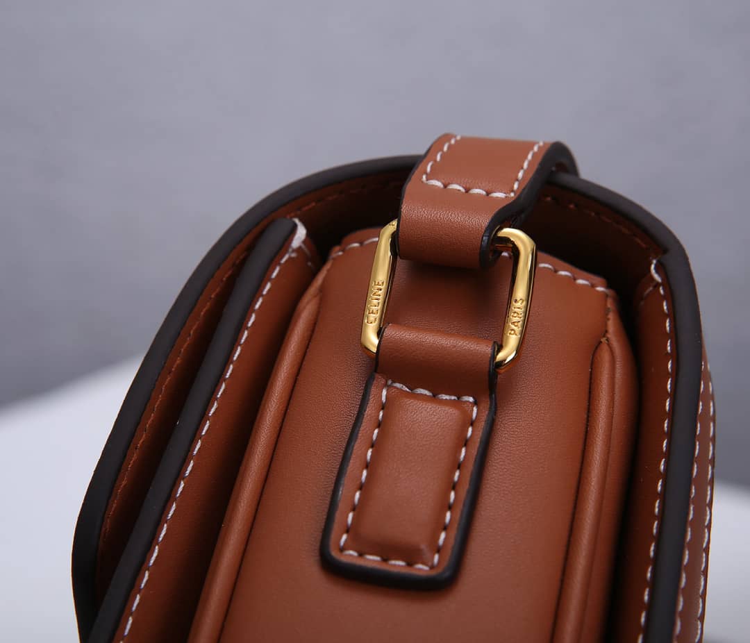 Ce1i*e Bag Dupe Triomphe Teen 18.5cm