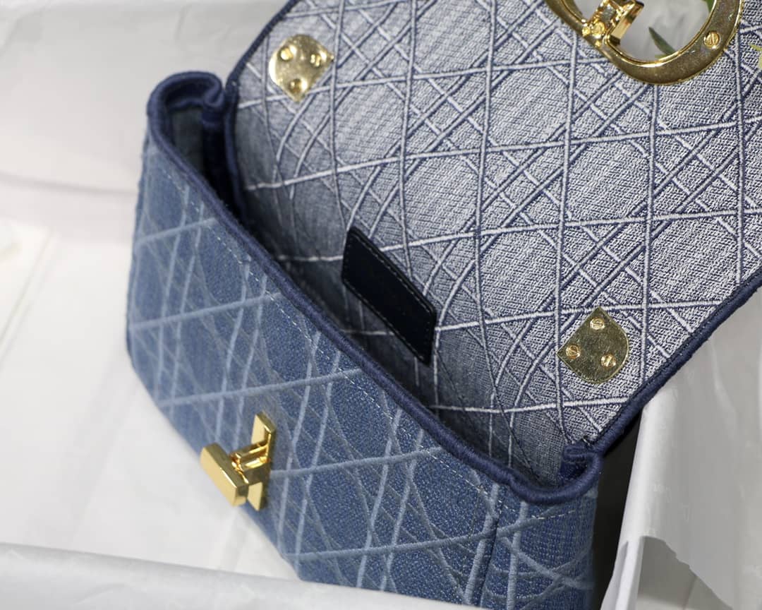 Chr1st1an D10r Caro Replica Bag