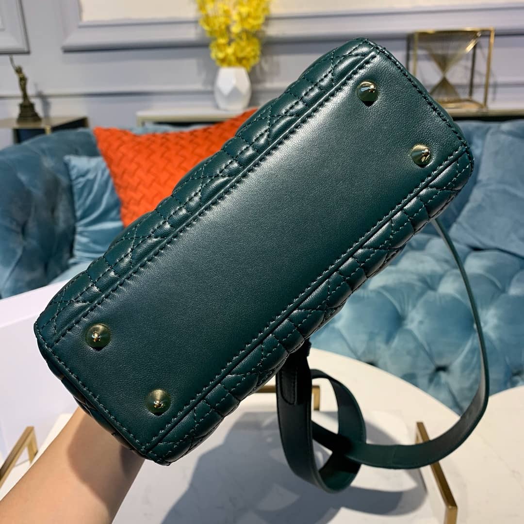 Chr1st1an D10r Lady D10r 20CM Replica Bag