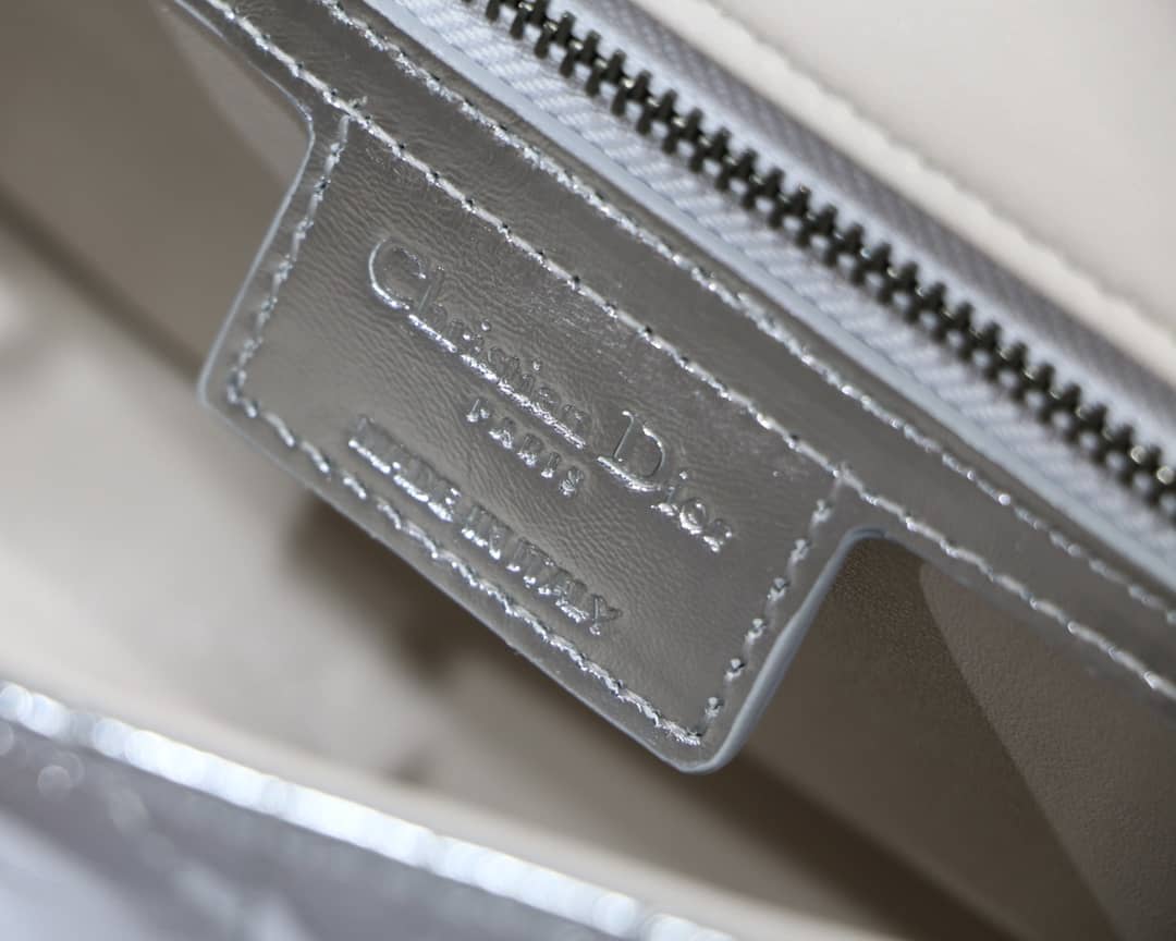 Chr1st1an D10r Caro Replica Bag