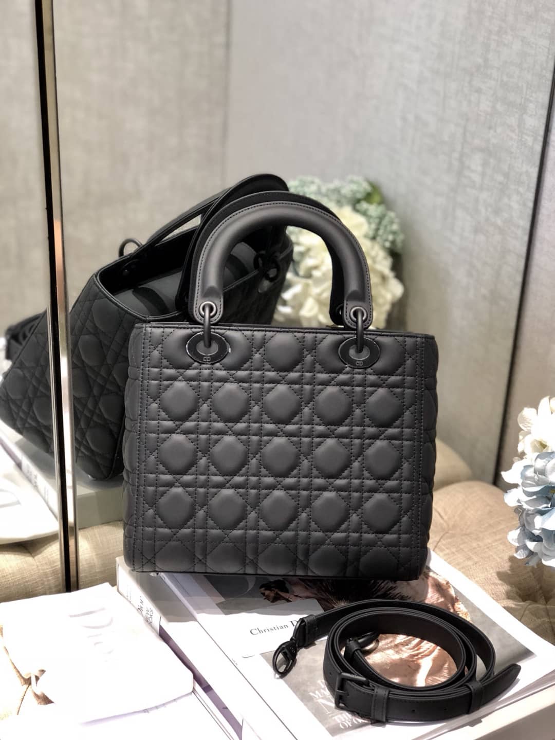 Chr1st1an D10r Lady D10r 24CM Replica Bag