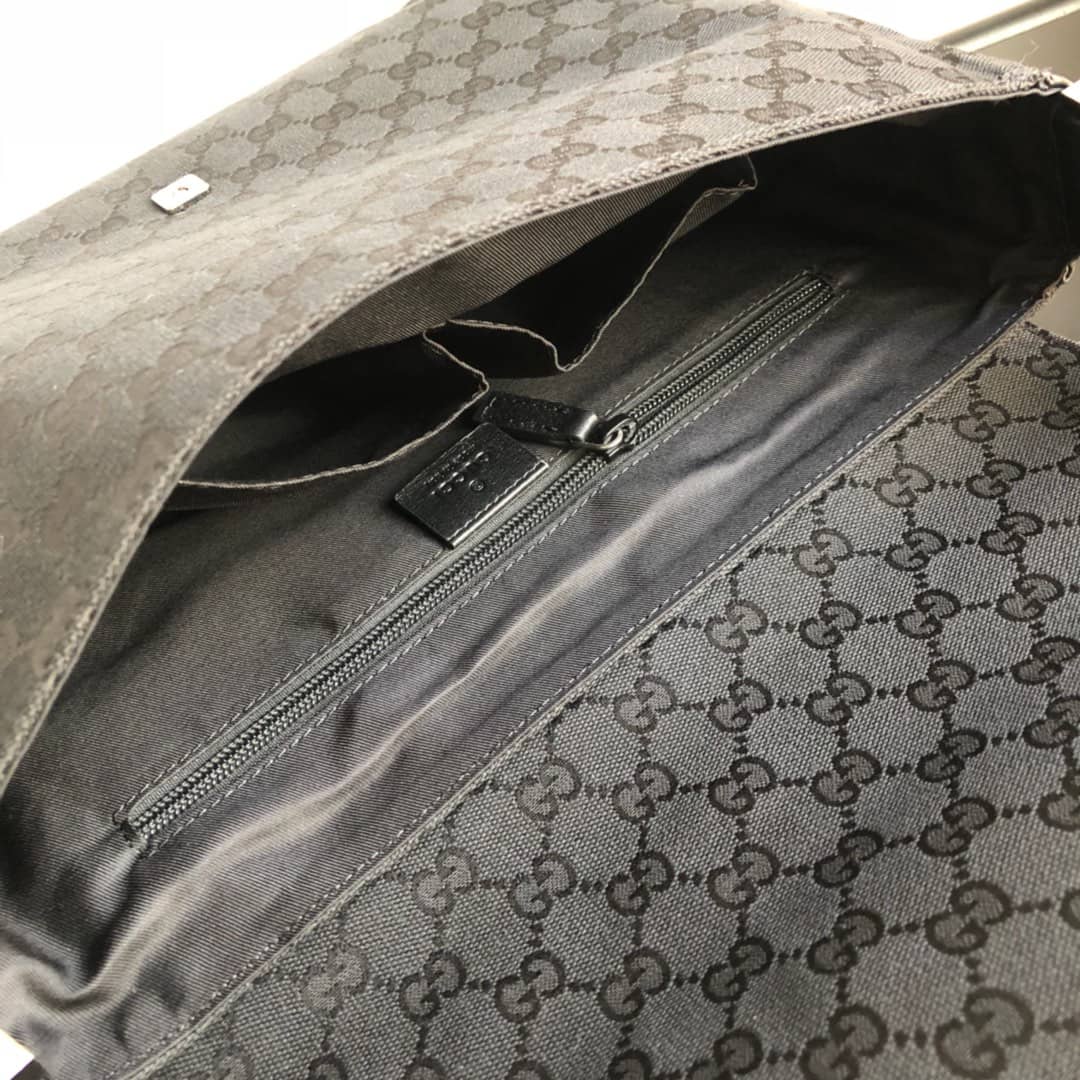 Gvc*1 GG Canvas Messenger Bag Replica Black 146236