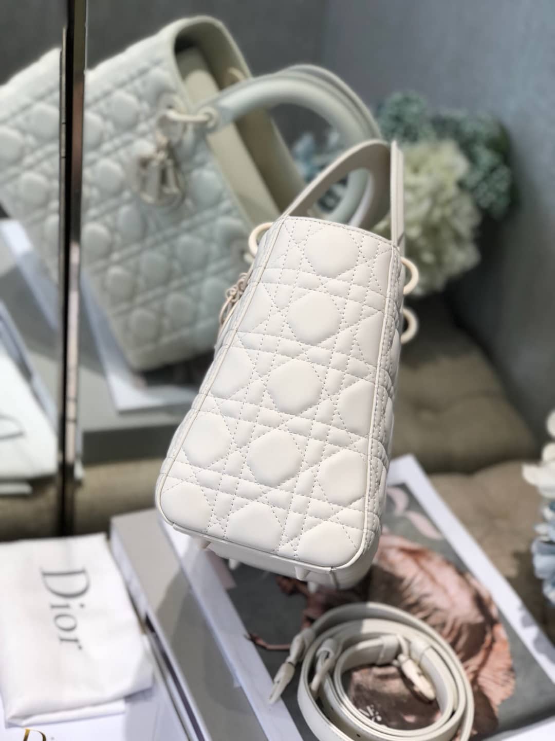 Chr1st1an D10r Lady D10r 24CM Replica Bag
