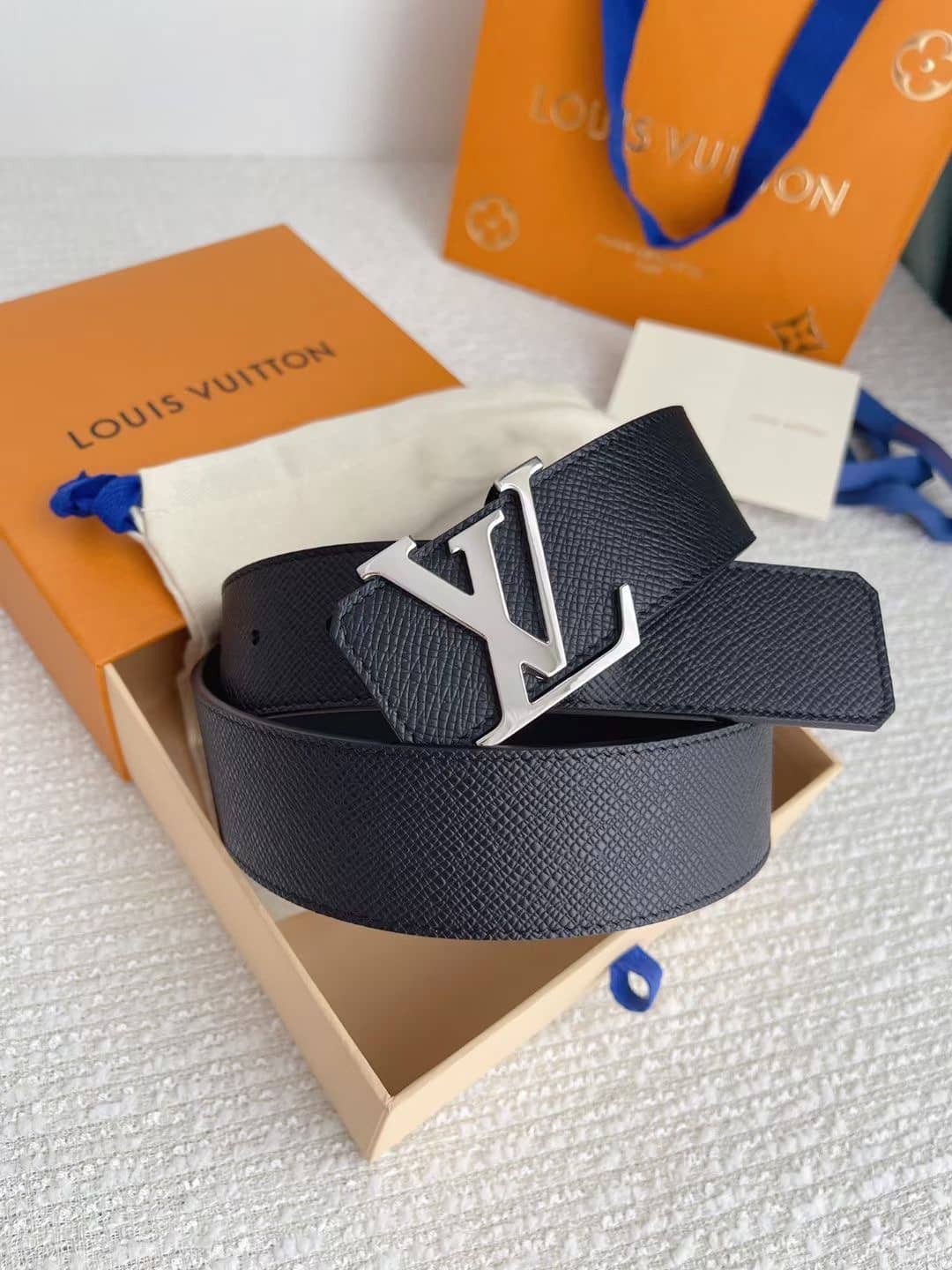 Cheap L0vis Vvtt0n Belt China 40mm