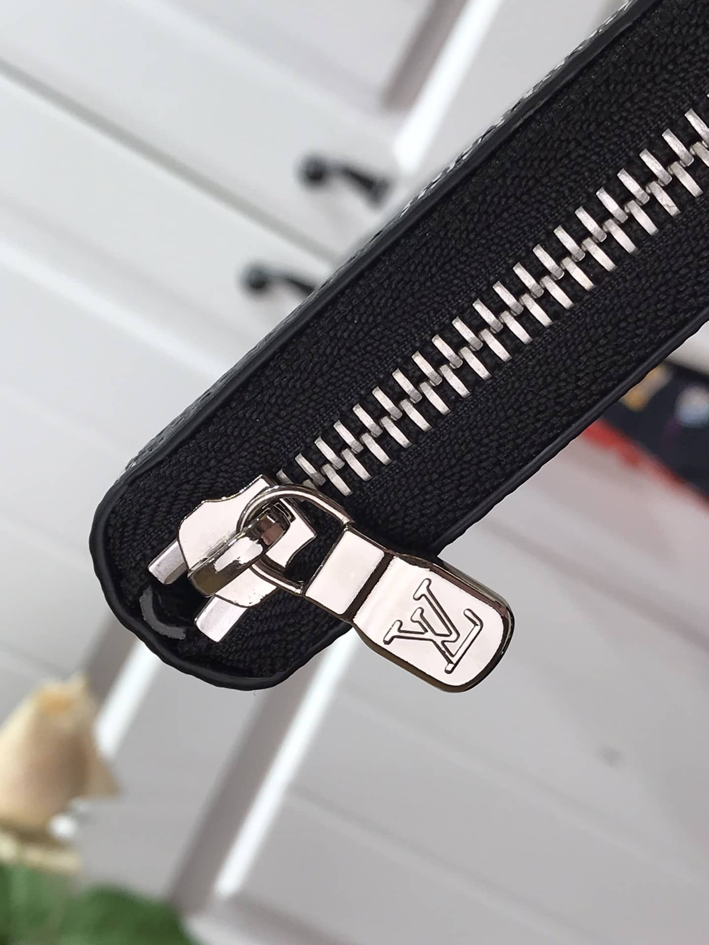 L0vis Vvtt0n Wallet Replica Vertical Damier Infini Leather ZippyN60442