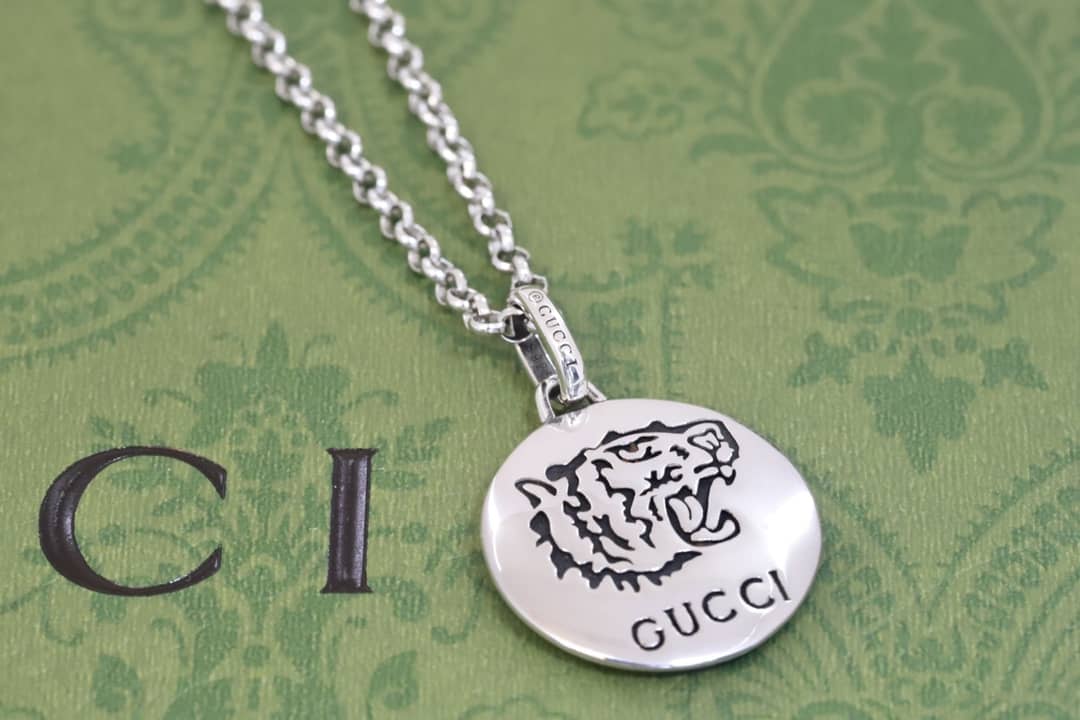 Gvc*1 Necklace First Copy