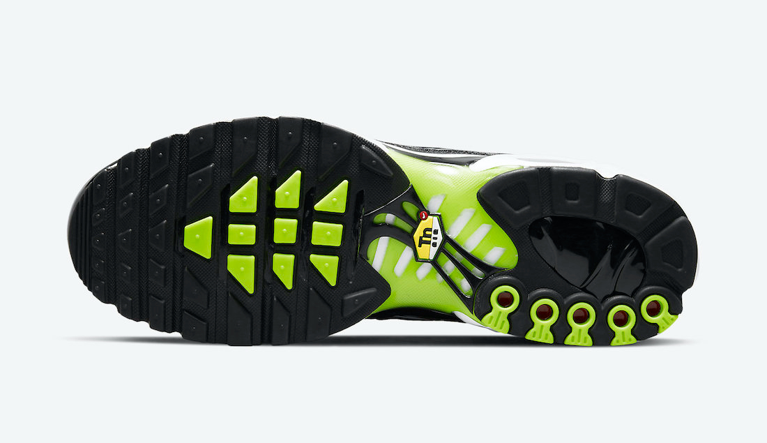 Air Max Plus  Just Do It  DJ6876-001