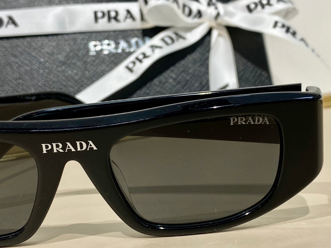 Pra*a glasses