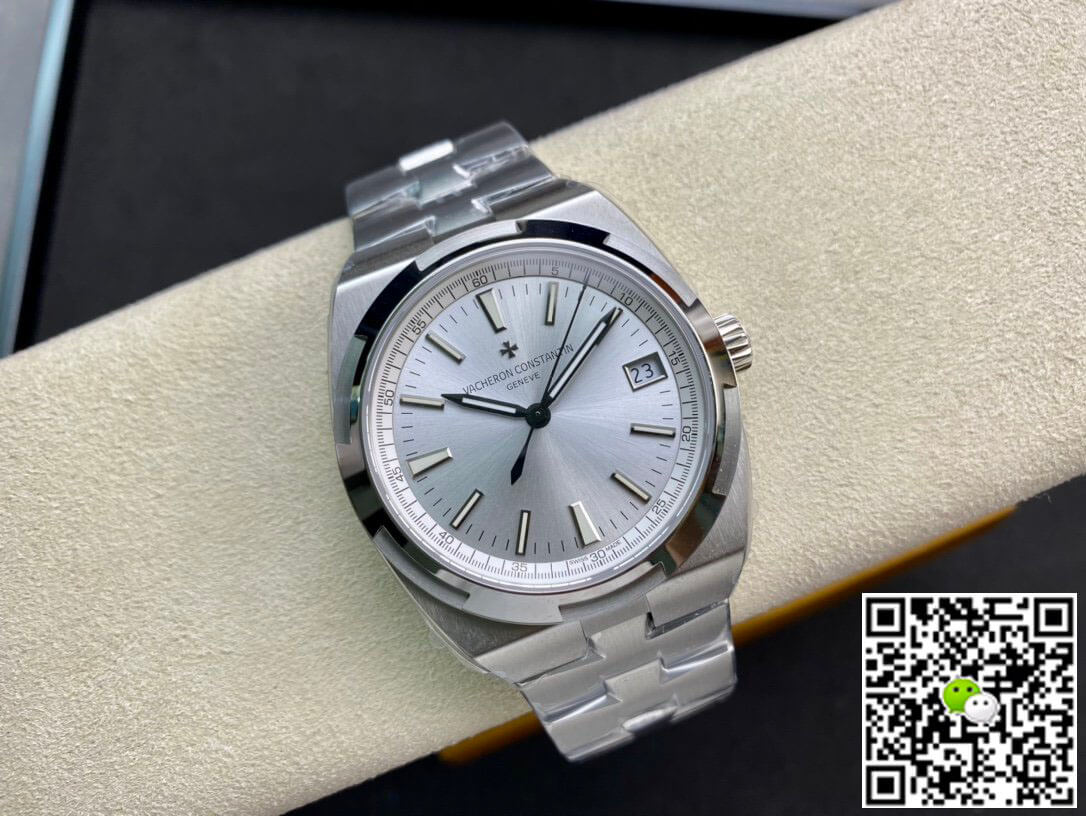 Replica Vacheron C0nstan1n Overseas 4500V/110A-B126 1:1 Best Edition 8F Factory Silvery White Dial