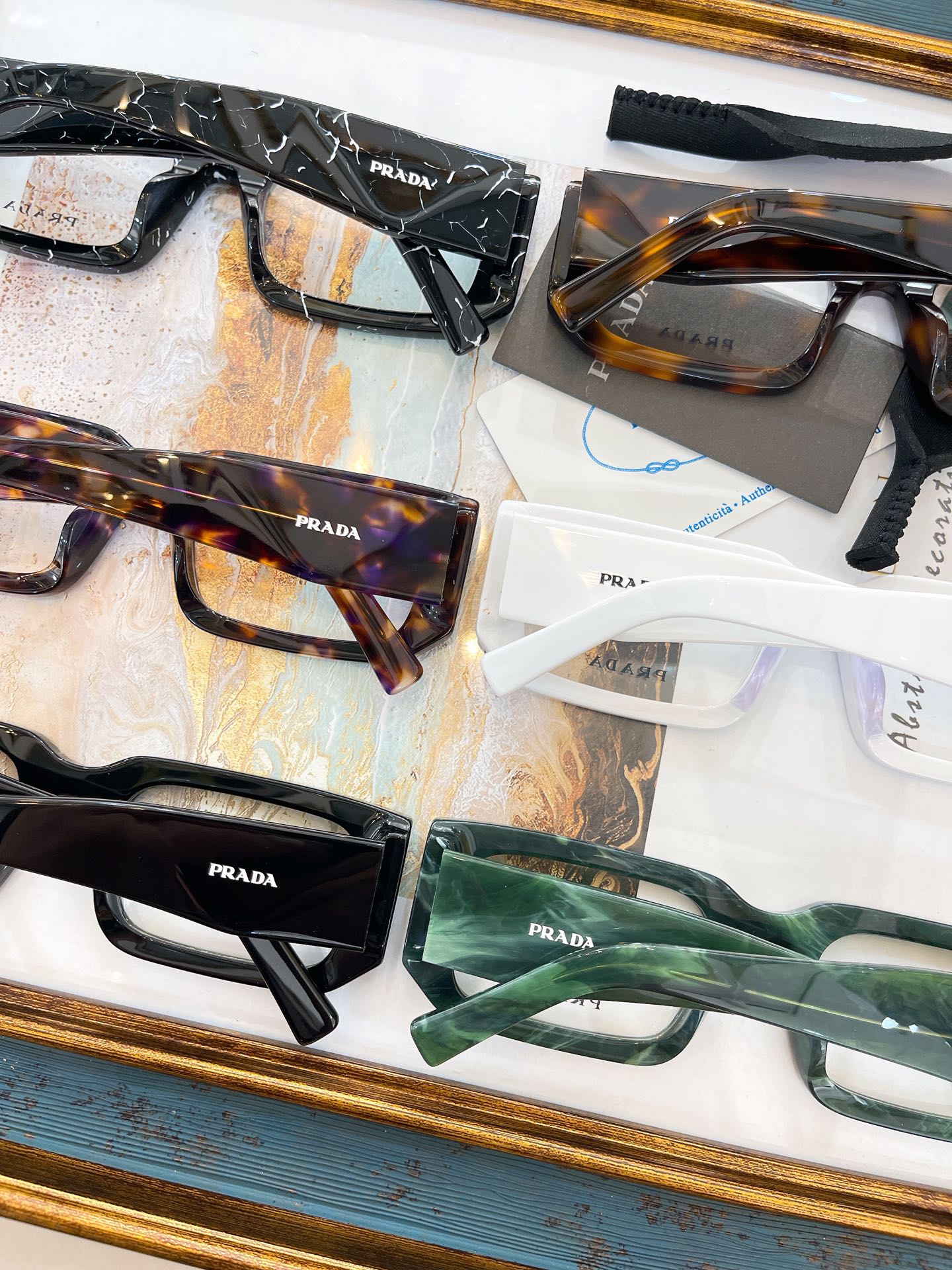 Pra*a Glasses