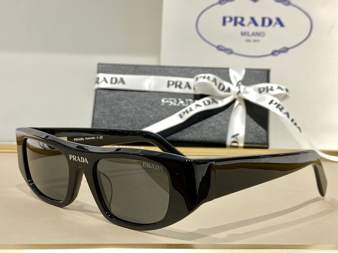 Pra*a glasses