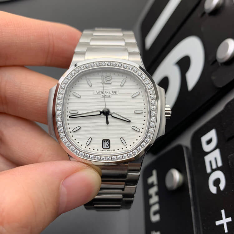 Replica Pat*k Phi1i*pe Nautilus 7118/1200A-010 1:1 Best Edition 3K Factory White Dial