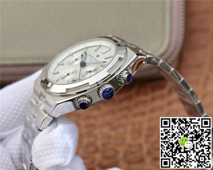 Replica Vacheron C0nstan1n Overseas 5500V/110A-B075 1:1 Best Edition 8F Factory Silvery White Dial