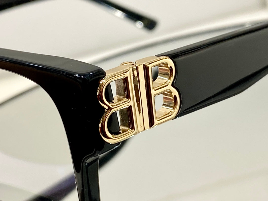 Ba1en*iaga Glasses