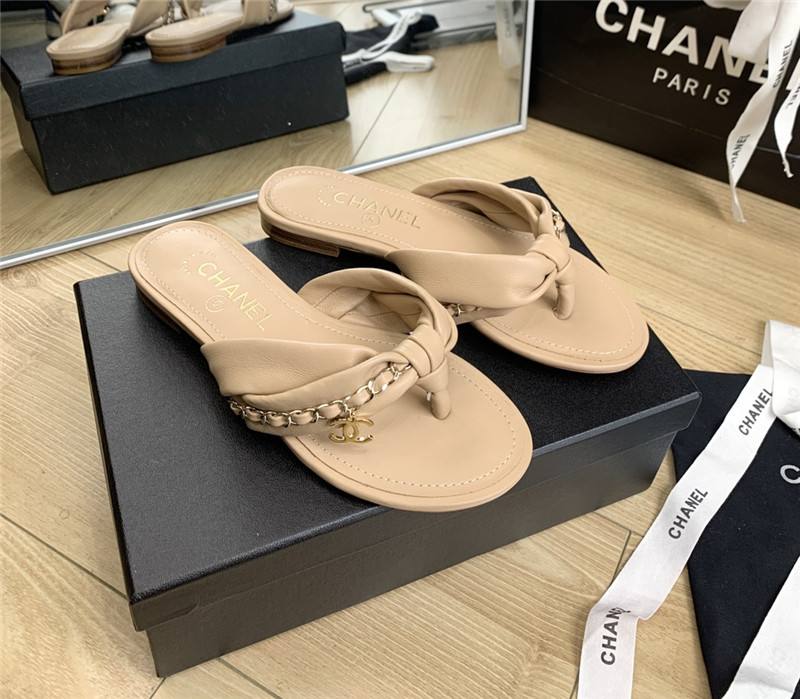 Ch**el flat chain slippers