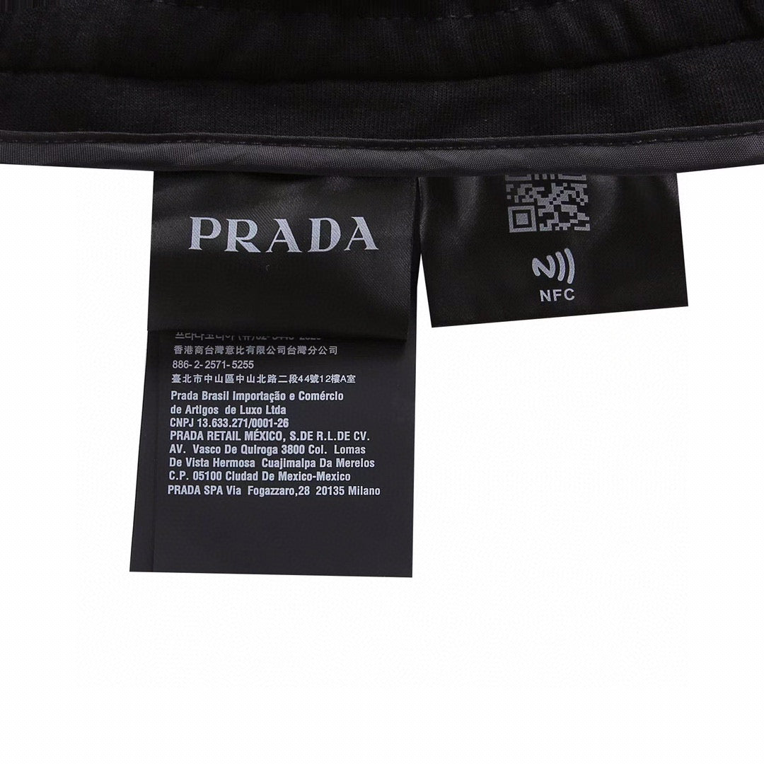 Pra*a Pants