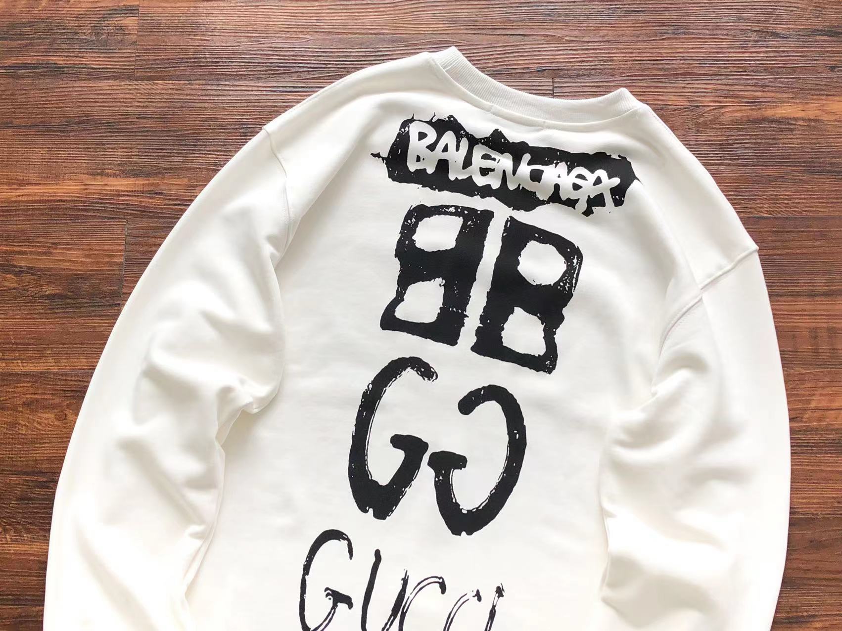 Gvc*1 x Ba1en*iaga Sweatshirt