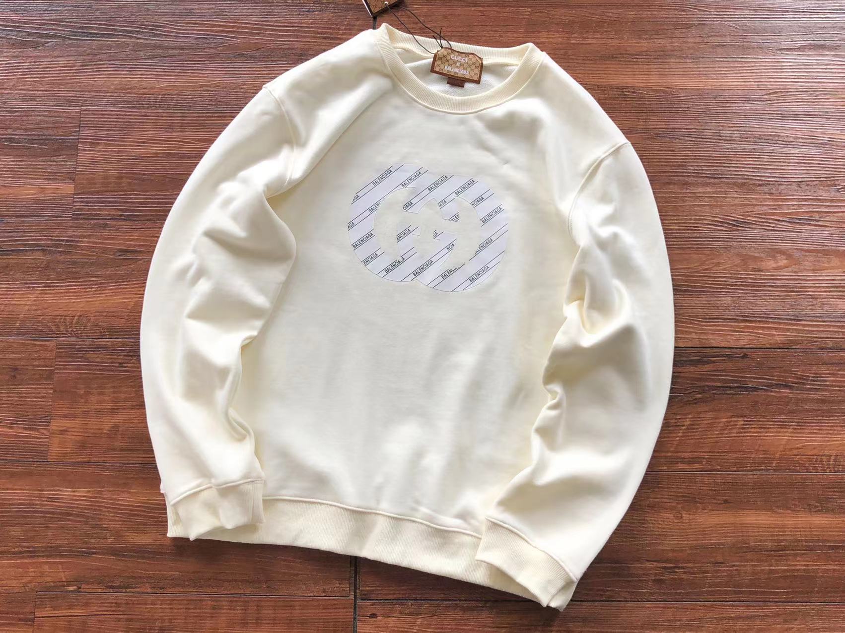 Gvc*1 x Ba1en*iaga Sweatshirt
