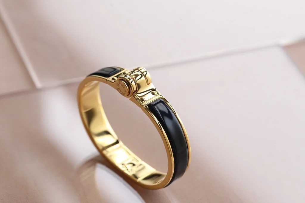 H**me5 bracelet