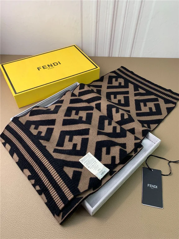 F**di Scarf