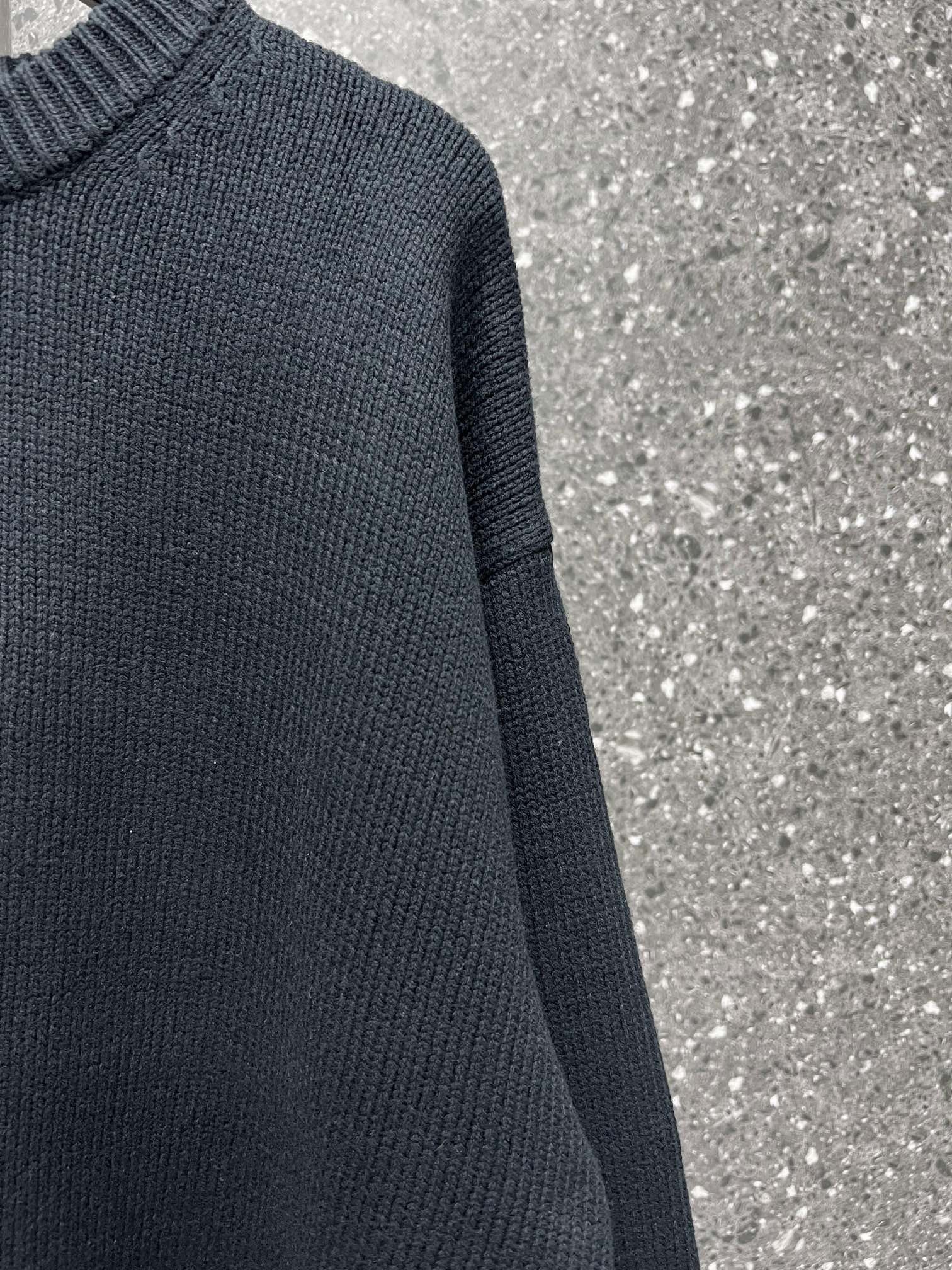 Ba1en*iaga Sweater