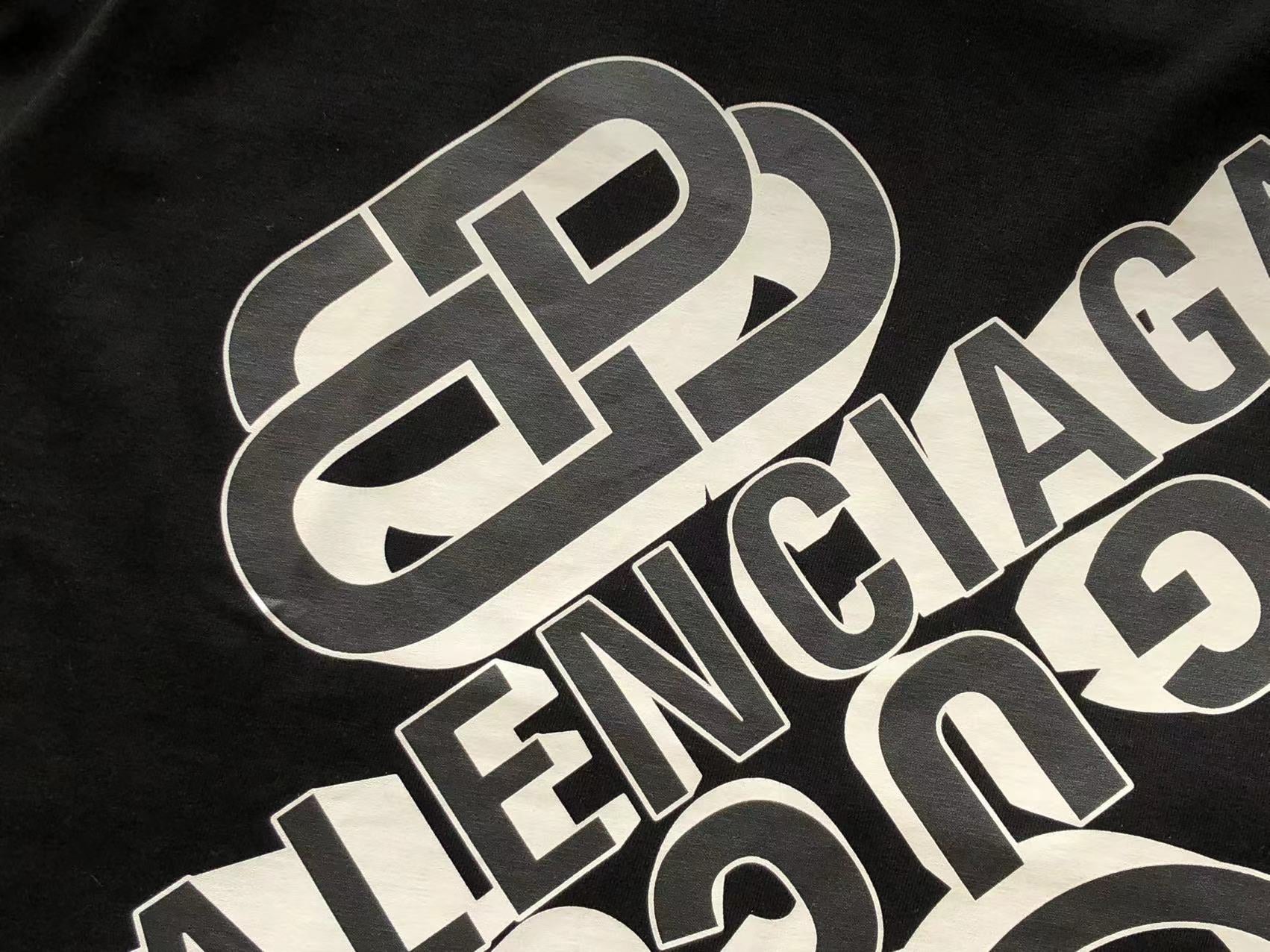 Gvc*1 x Ba1en*iaga T-shirt