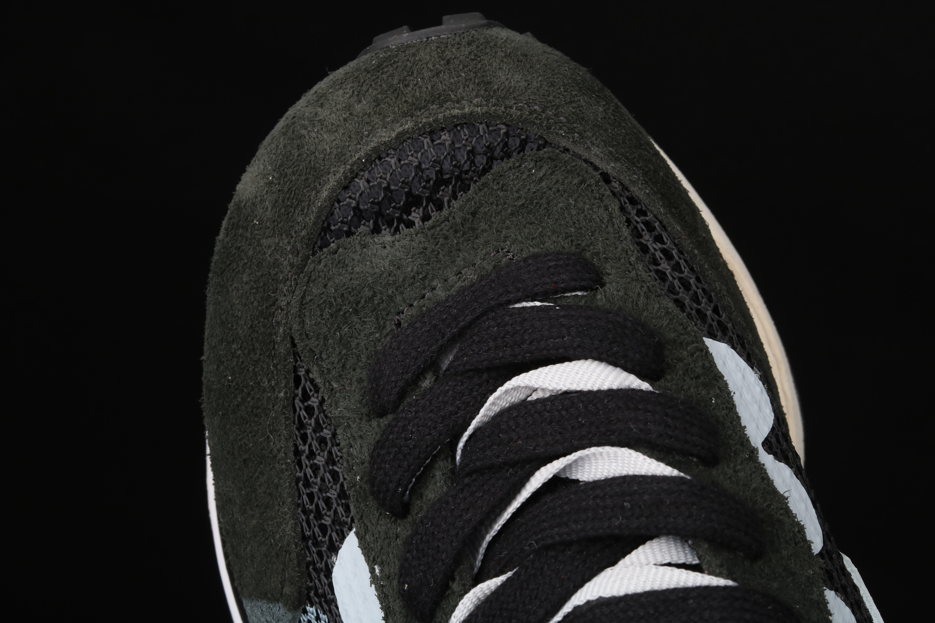 Nike Vaporwaffle, Sacai Black White
