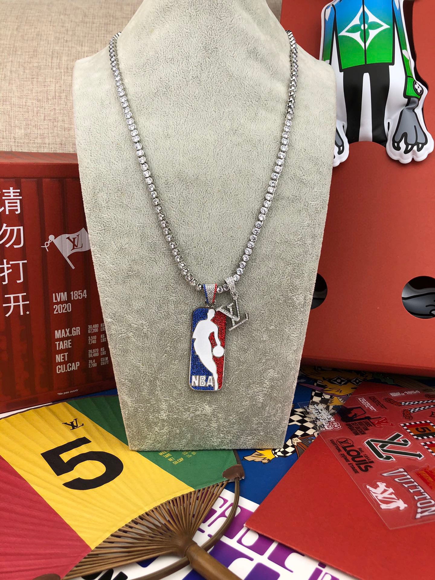 L0vis Vvtt0n x NBA Necklace