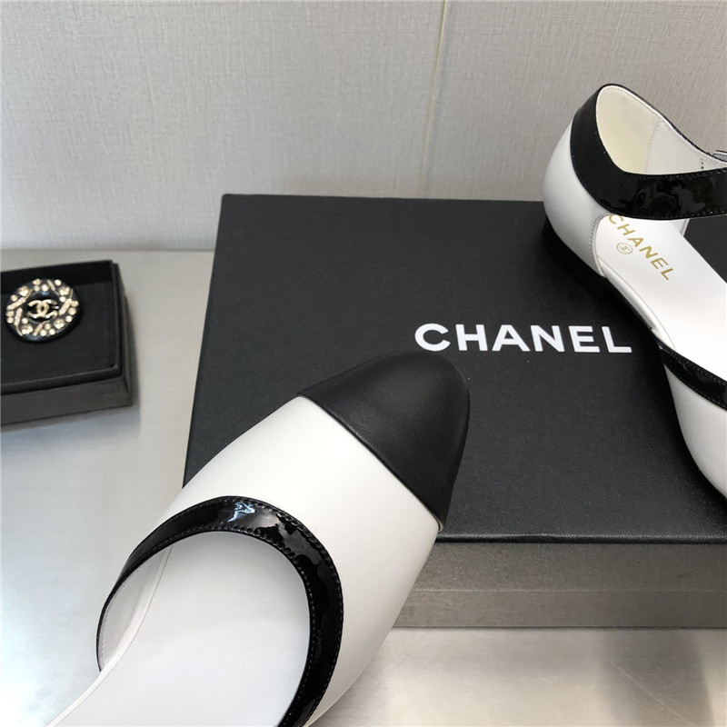 Ch**el flat sandals