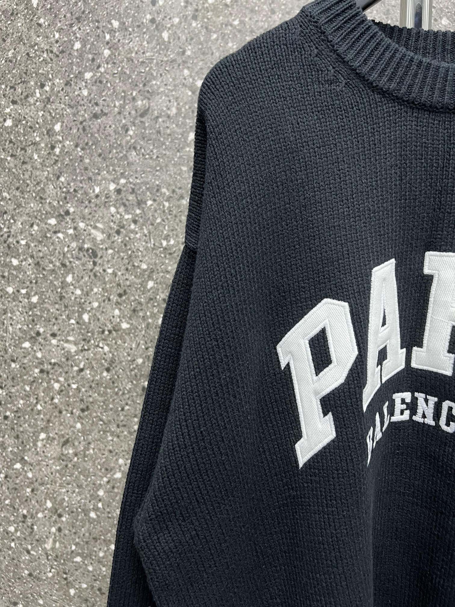 Ba1en*iaga Sweater
