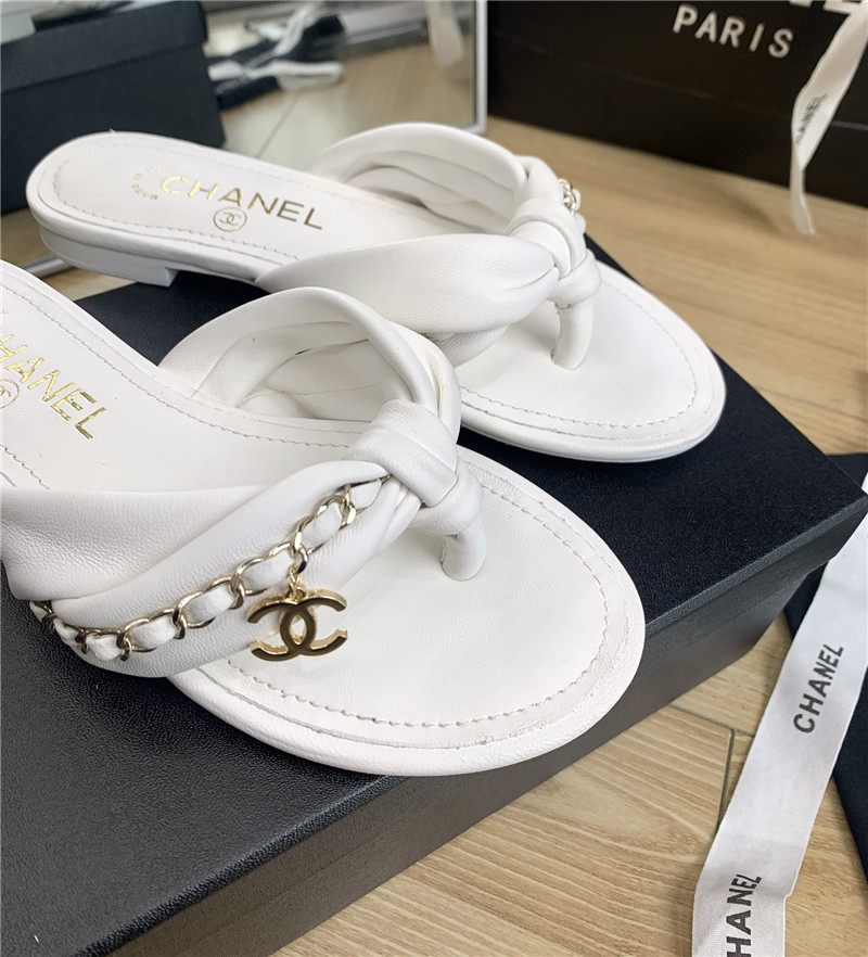 Ch**el flat chain slippers
