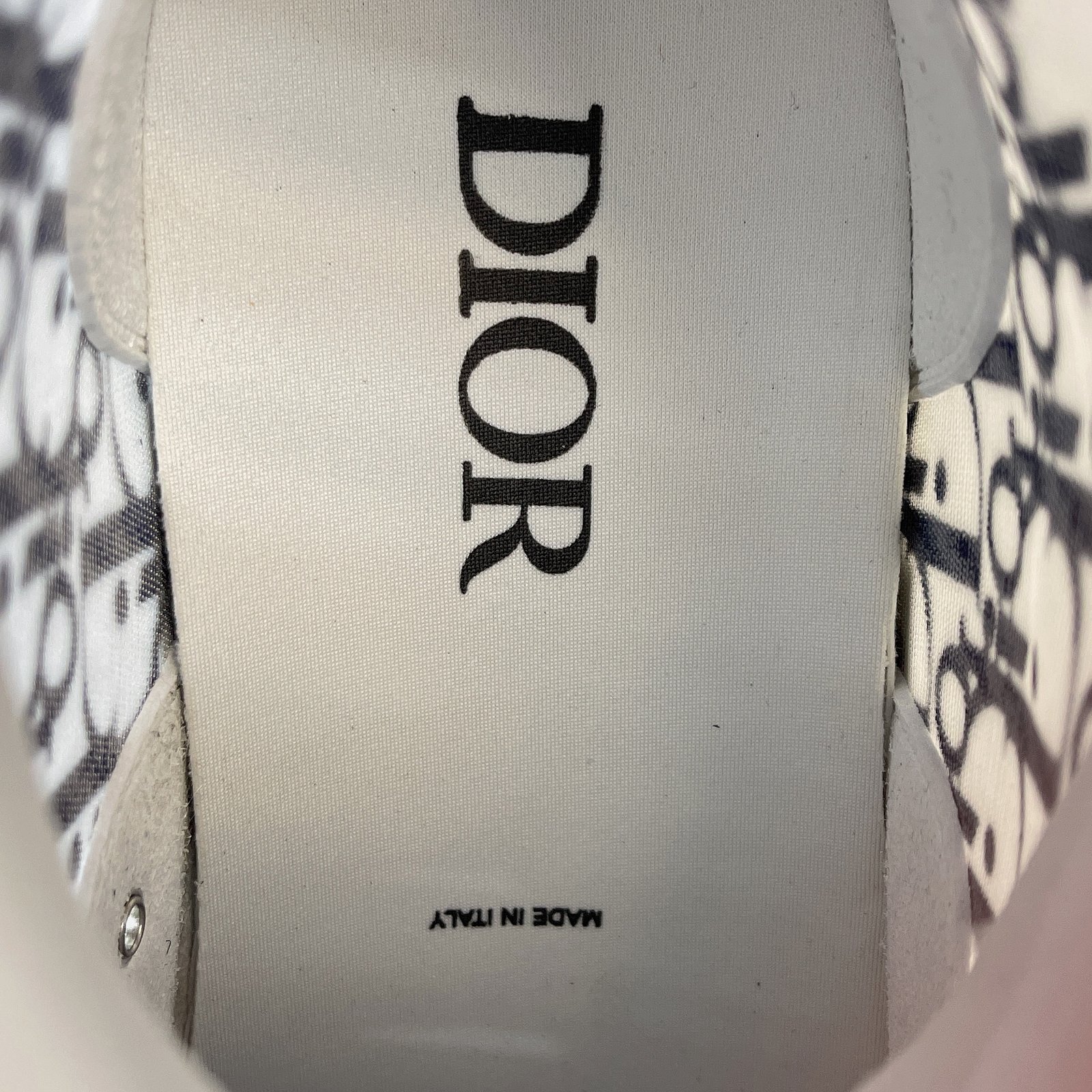 D10r B23 High Top Sneaker 26