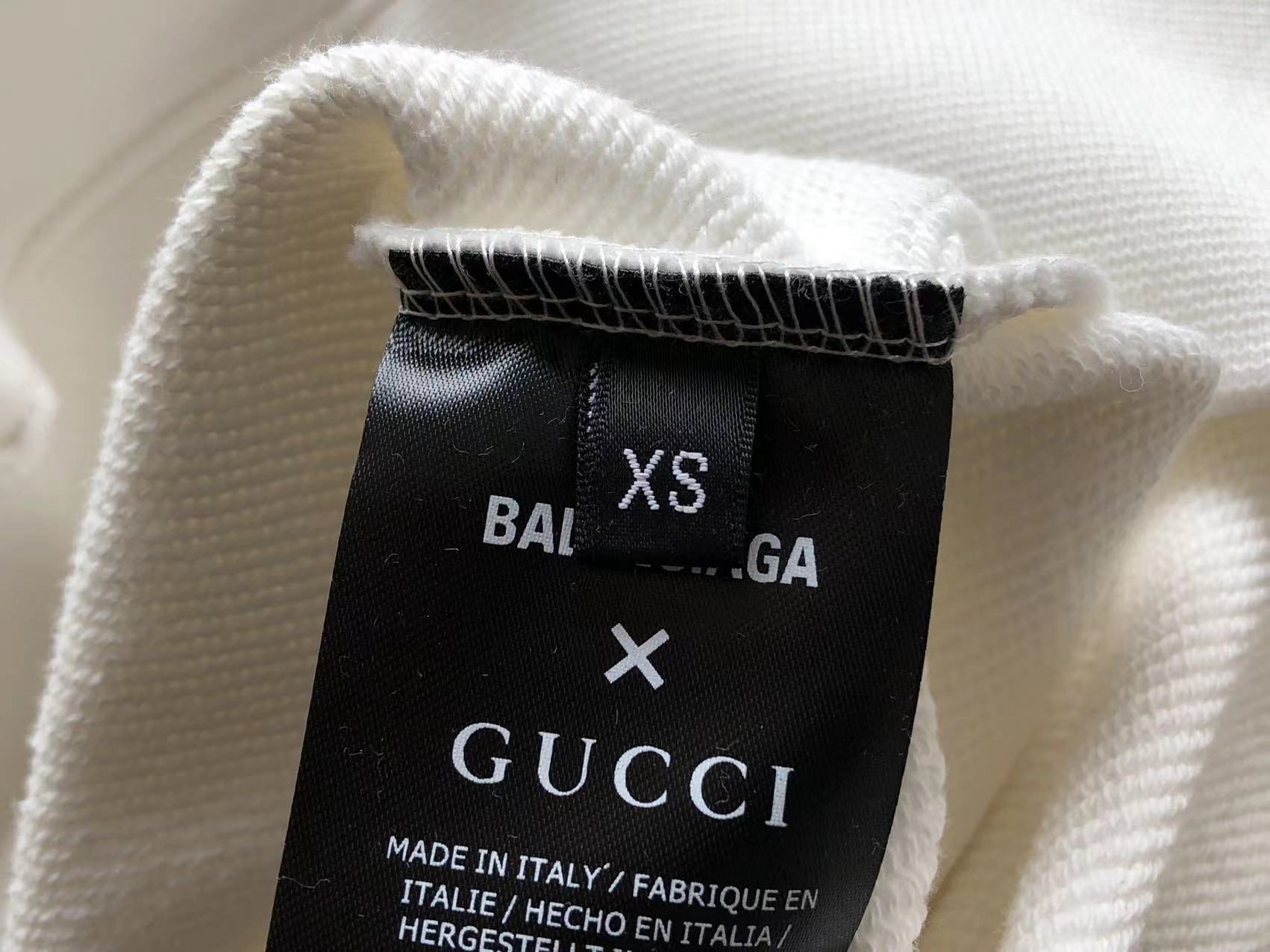 Gvc*1 x Ba1en*iaga Sweatshirt