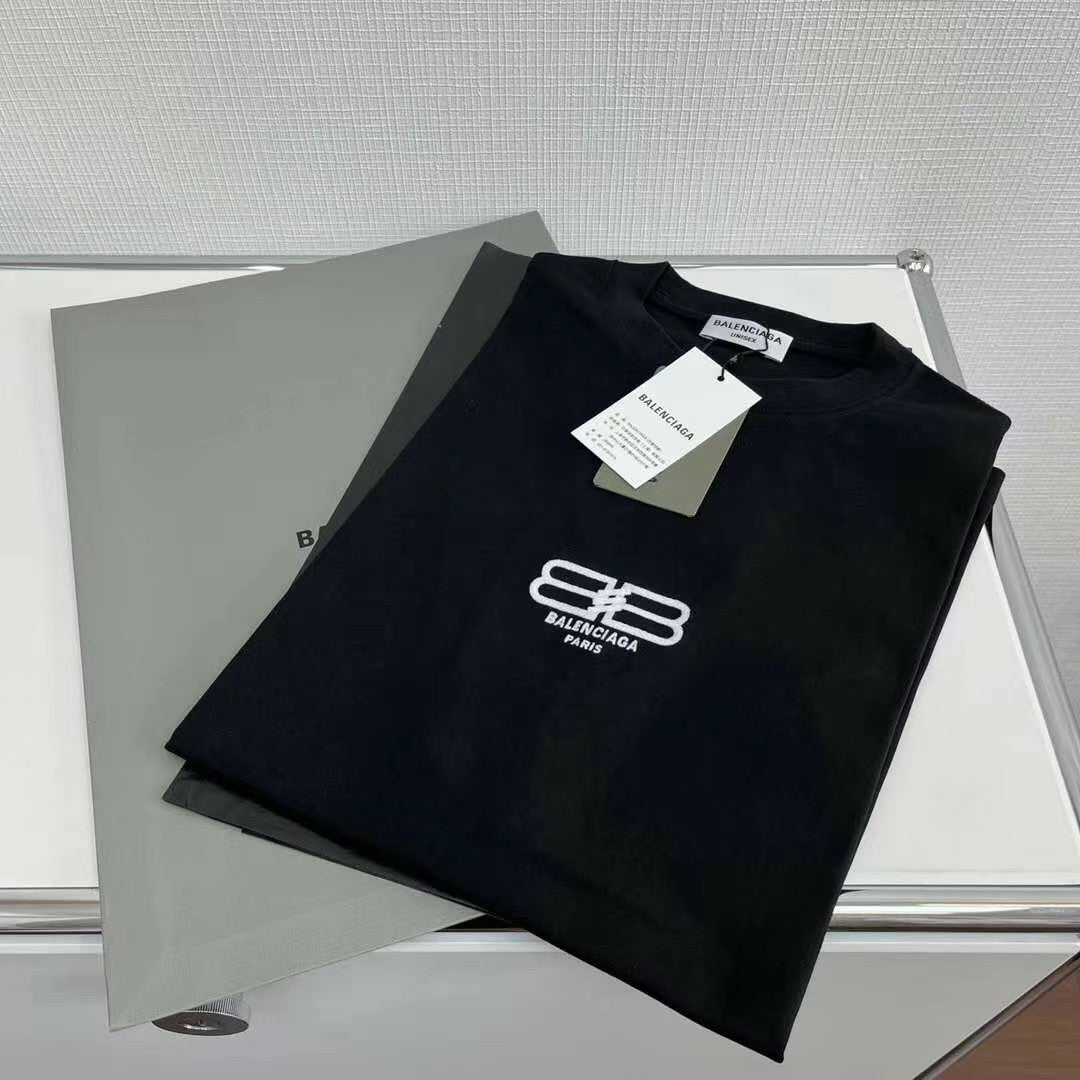 Ba1en*iaga T-shirt
