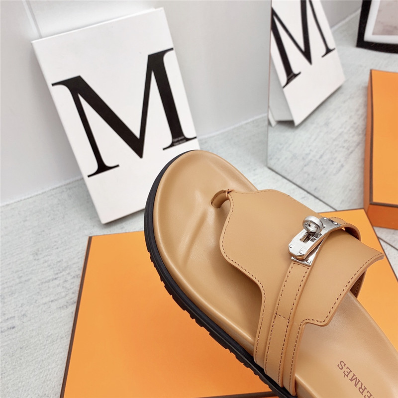 H**me5 couple shoes