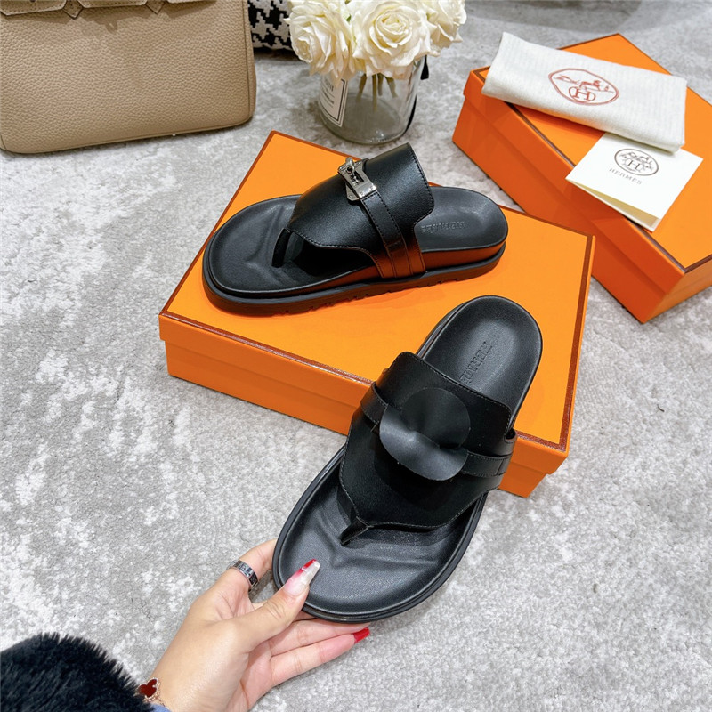 H**me5 kelly buckle slippers